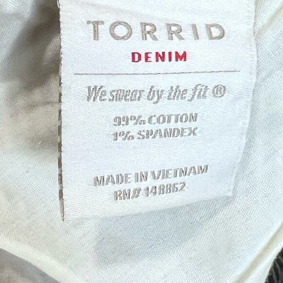 Torrid Linen Tie Front Short High Rise Cuffed Shorts Black Women Plus Sz 20 NWT - Picture 6 of 7